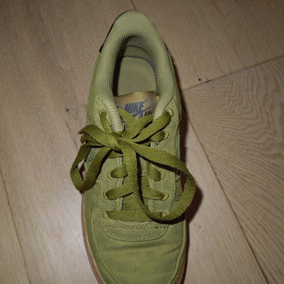 RARE Nike Air Force 1 '07 in stunning olive green canvas - Picture 3 of 5